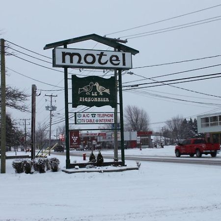 Auberge - Motel Le Pigeonnier Farnham Esterno foto