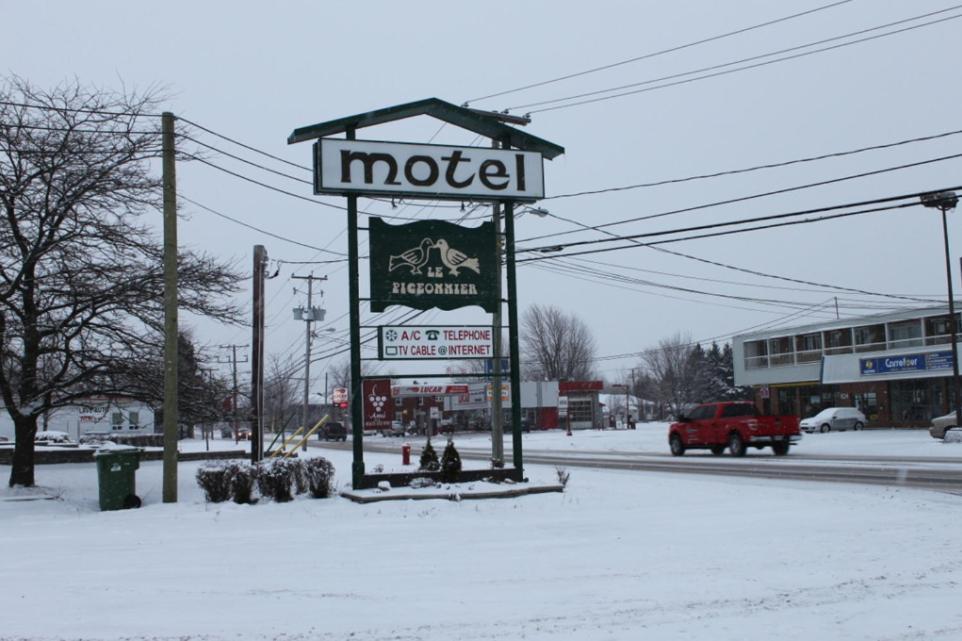 Auberge - Motel Le Pigeonnier Farnham Esterno foto