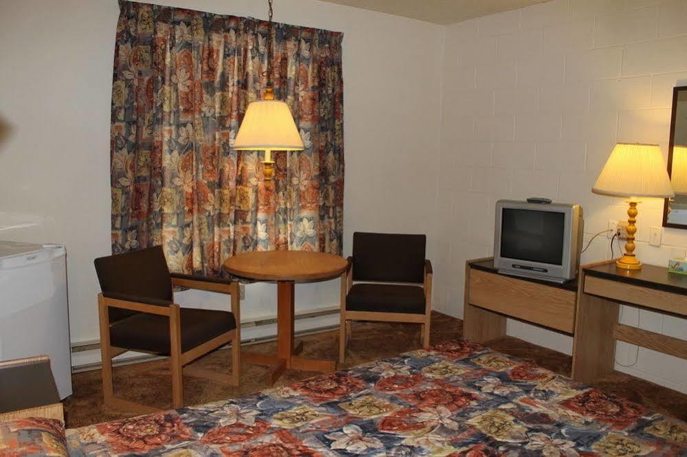 Auberge - Motel Le Pigeonnier Farnham Esterno foto